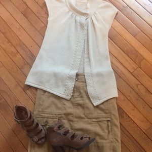 Classic and Elegant Capped Sleeve Sweater Knit Top